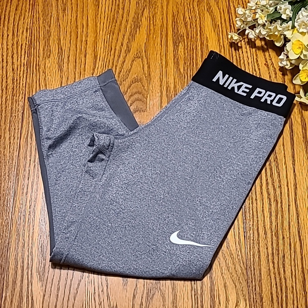 Nike Pro Athletic Capris - Large